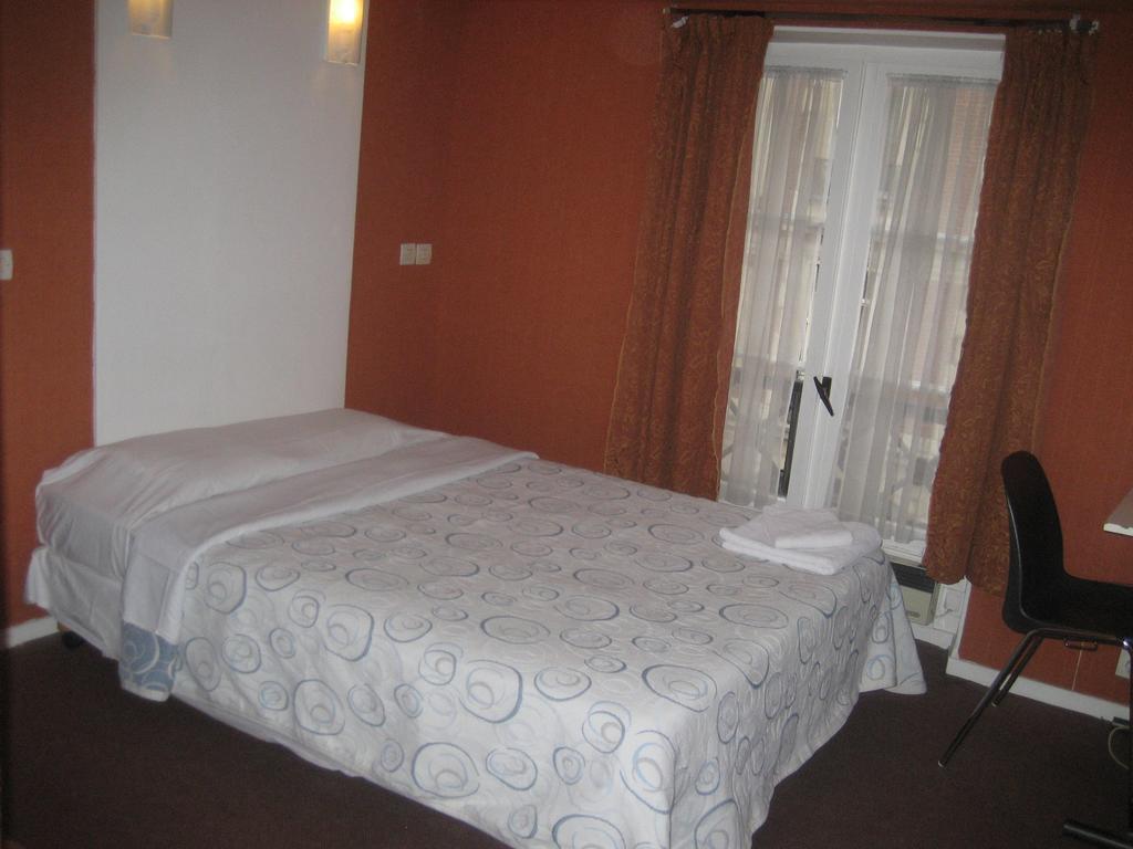 Hotel Meteore Paris Oda fotoğraf